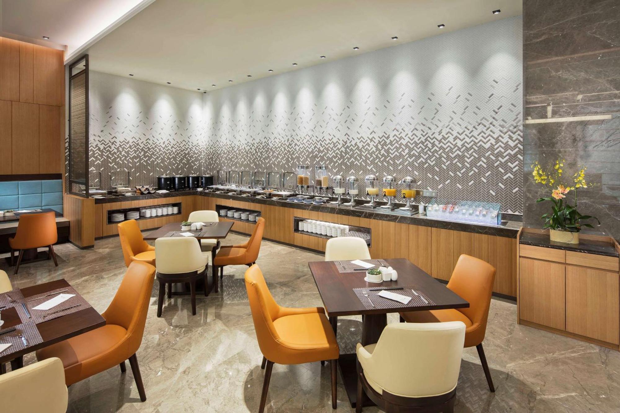 Hilton Garden Inn Shiyan Екстериор снимка